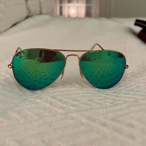 Ray-Ban Classic Aviator Sunglasses